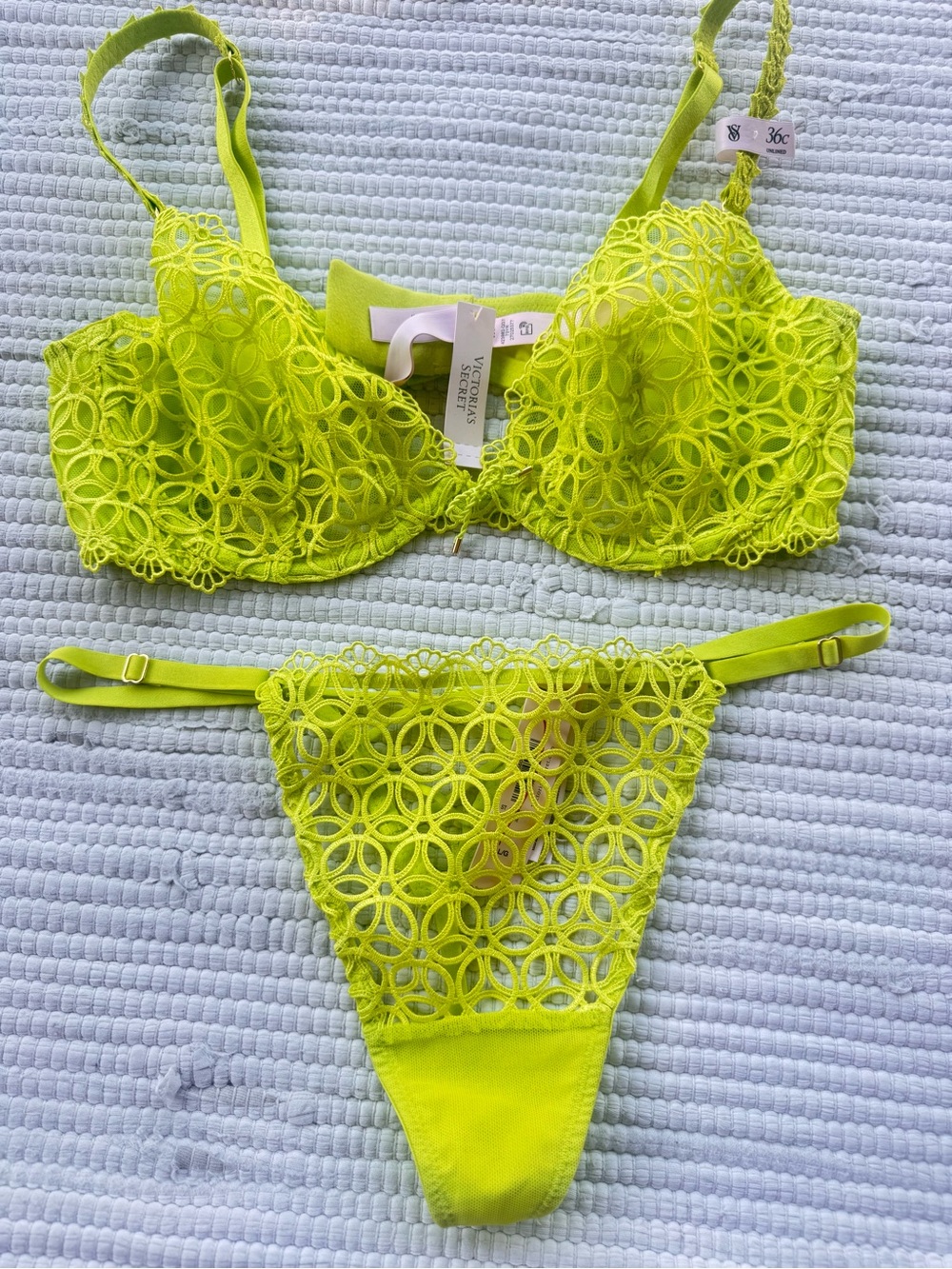 Victoria’s Secret Very Sexy Neon Lace Lingerie Set 36C Large NWT - Picture 2 of 10